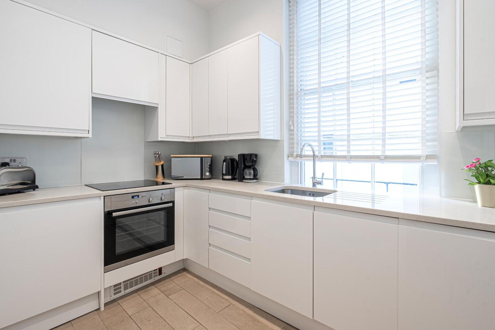 Goodge Apartments London Exterior photo